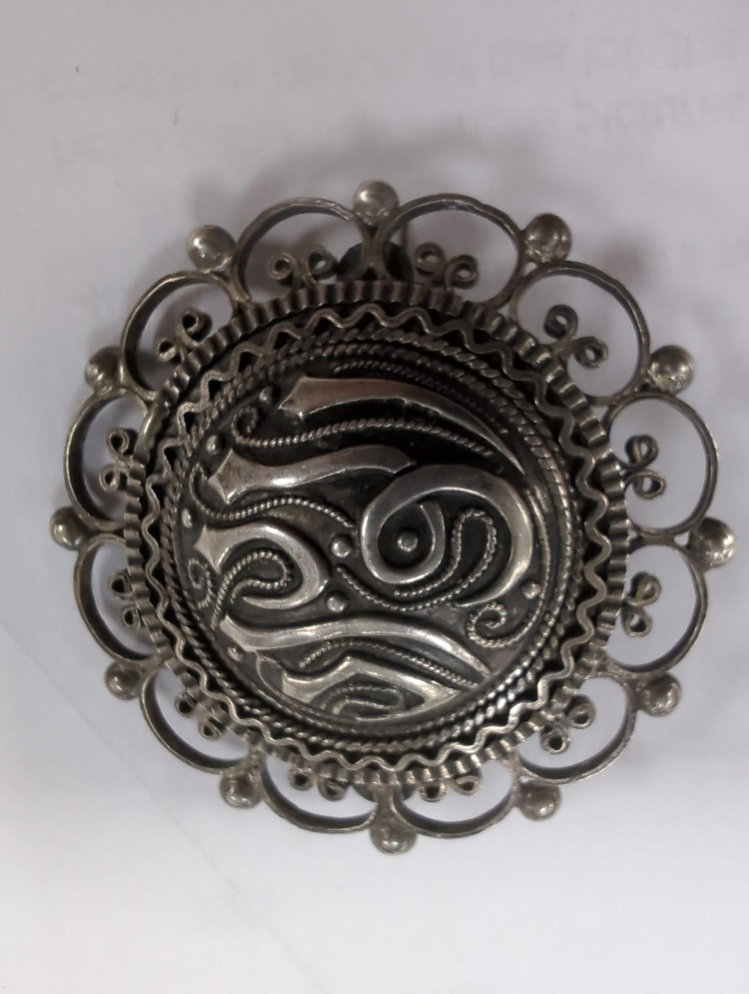 A mixed collection of mainly Chinese jade, simulated jade or hardstone jewellery, including pendant, etc.